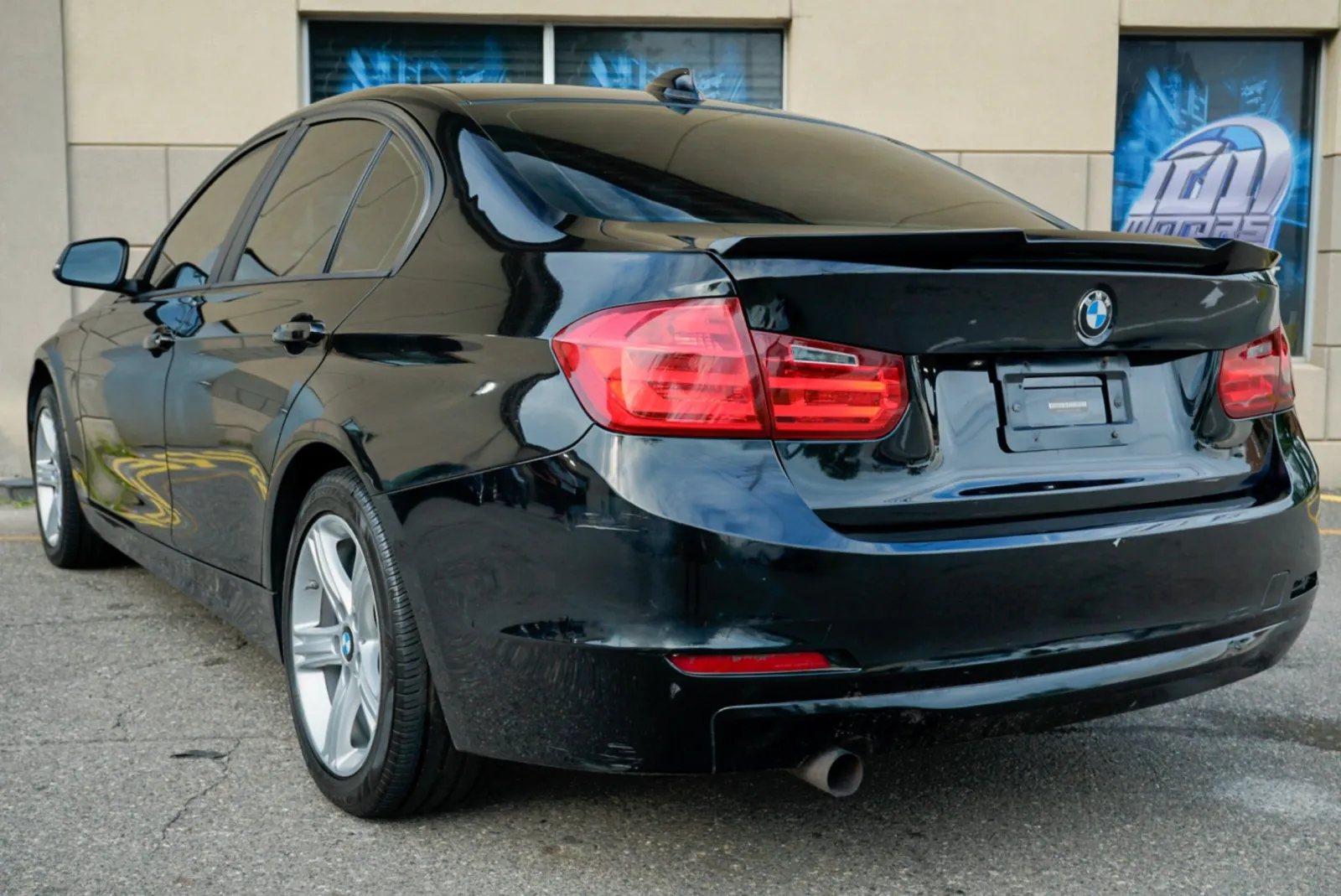 BMW 320i photo 7