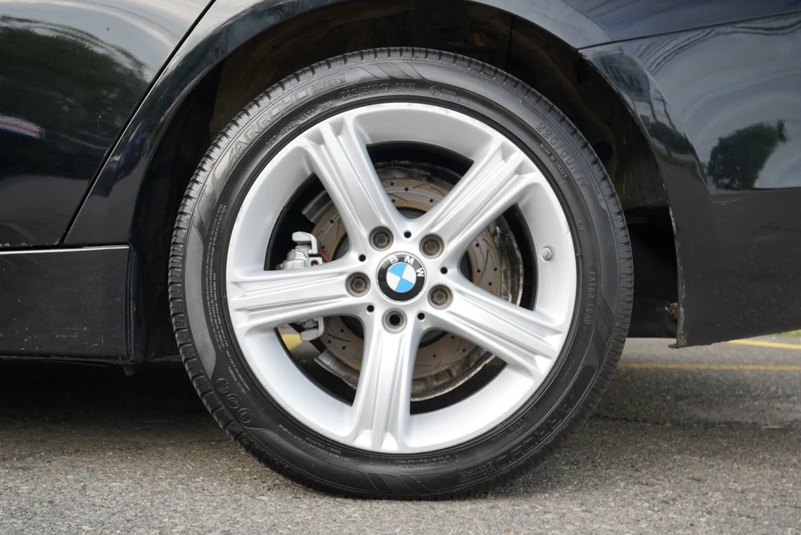 BMW 320i photo 12