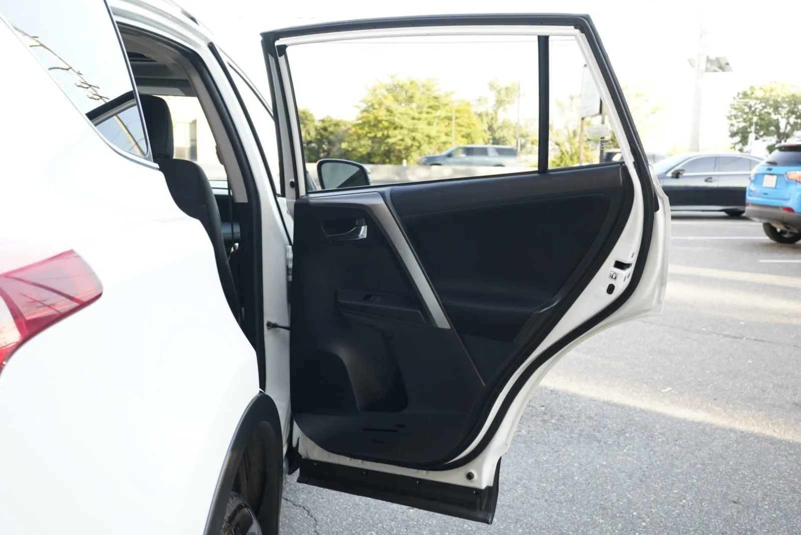 Toyota RAV4 photo 29