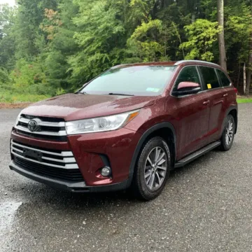Red 2017 Toyota Highlander XLE for sale in Carlstadt, NJ