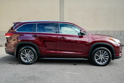 More photos of 2017 Toyota Highlander XLE at 101 Motors, NJ