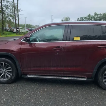 More photos of 2017 Toyota Highlander XLE at 101 Motors, NJ