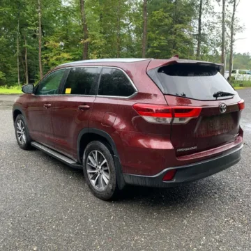 More photos of 2017 Toyota Highlander XLE at 101 Motors, NJ