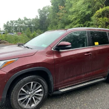 Photos of 2017 Toyota Highlander XLE for sale in Carlstadt, NJ at 101 Motors