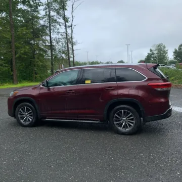 Another view of 2017 Toyota Highlander XLE for sale in Carlstadt, NJ at 101 Motors