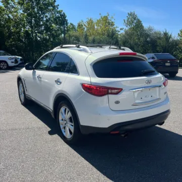 More photos of 2014 INFINITI QX70 at 101 Motors, NJ