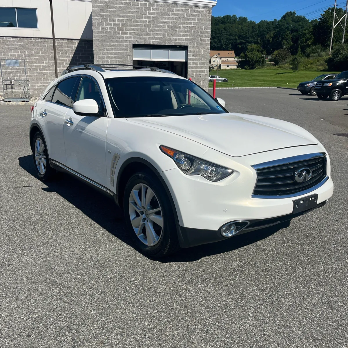 Infiniti QX70 photo 12