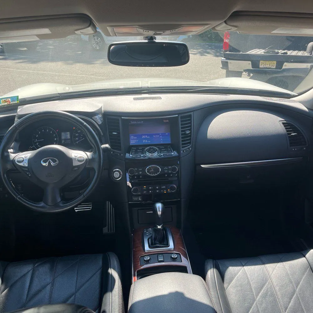 Infiniti QX70 photo 26