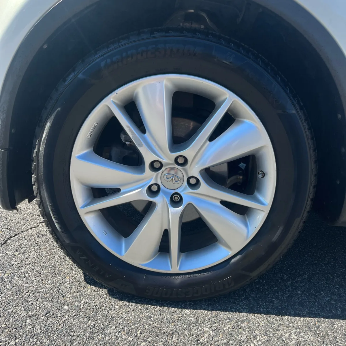 Infiniti QX70 photo 17