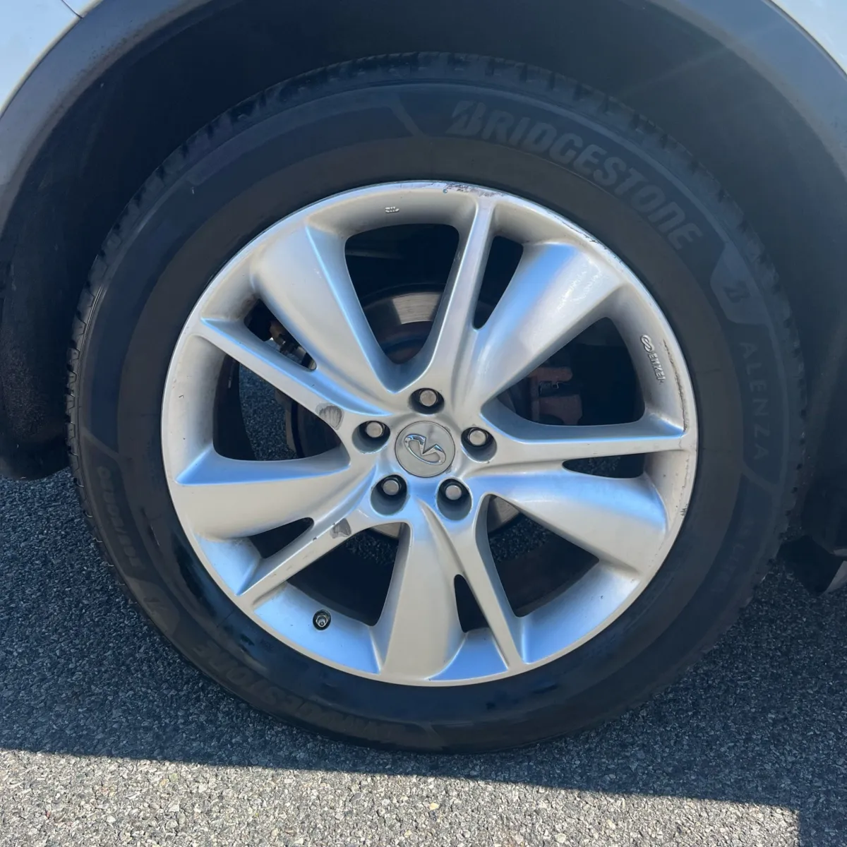 Infiniti QX70 photo 19