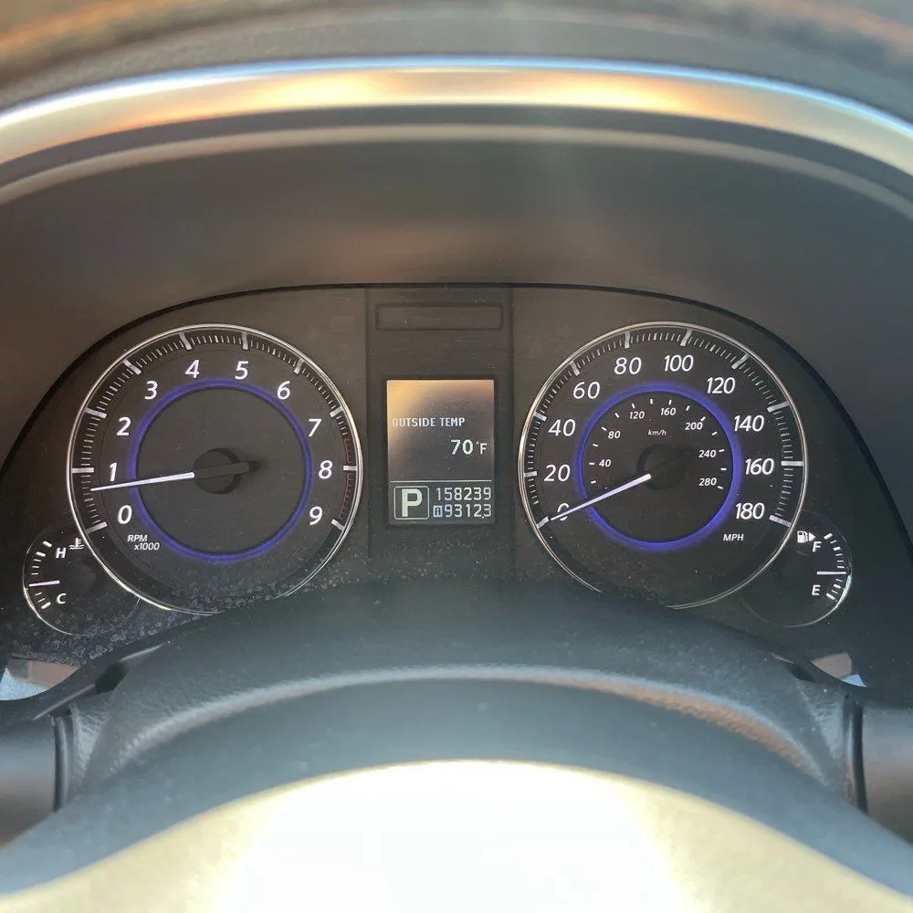 Infiniti QX70 photo 30
