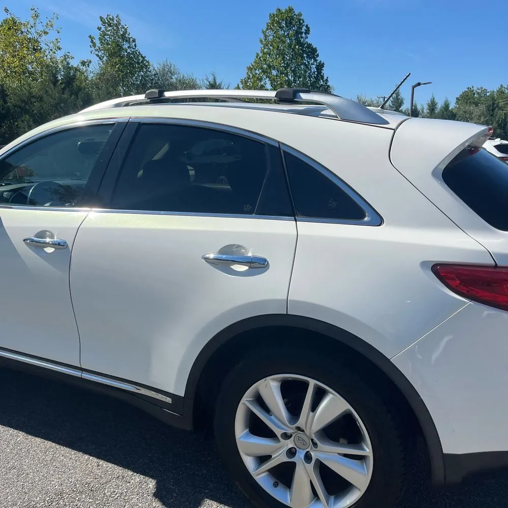 Infiniti QX70 photo 6