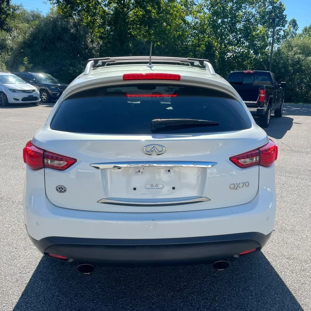 Infiniti QX70 photo 7