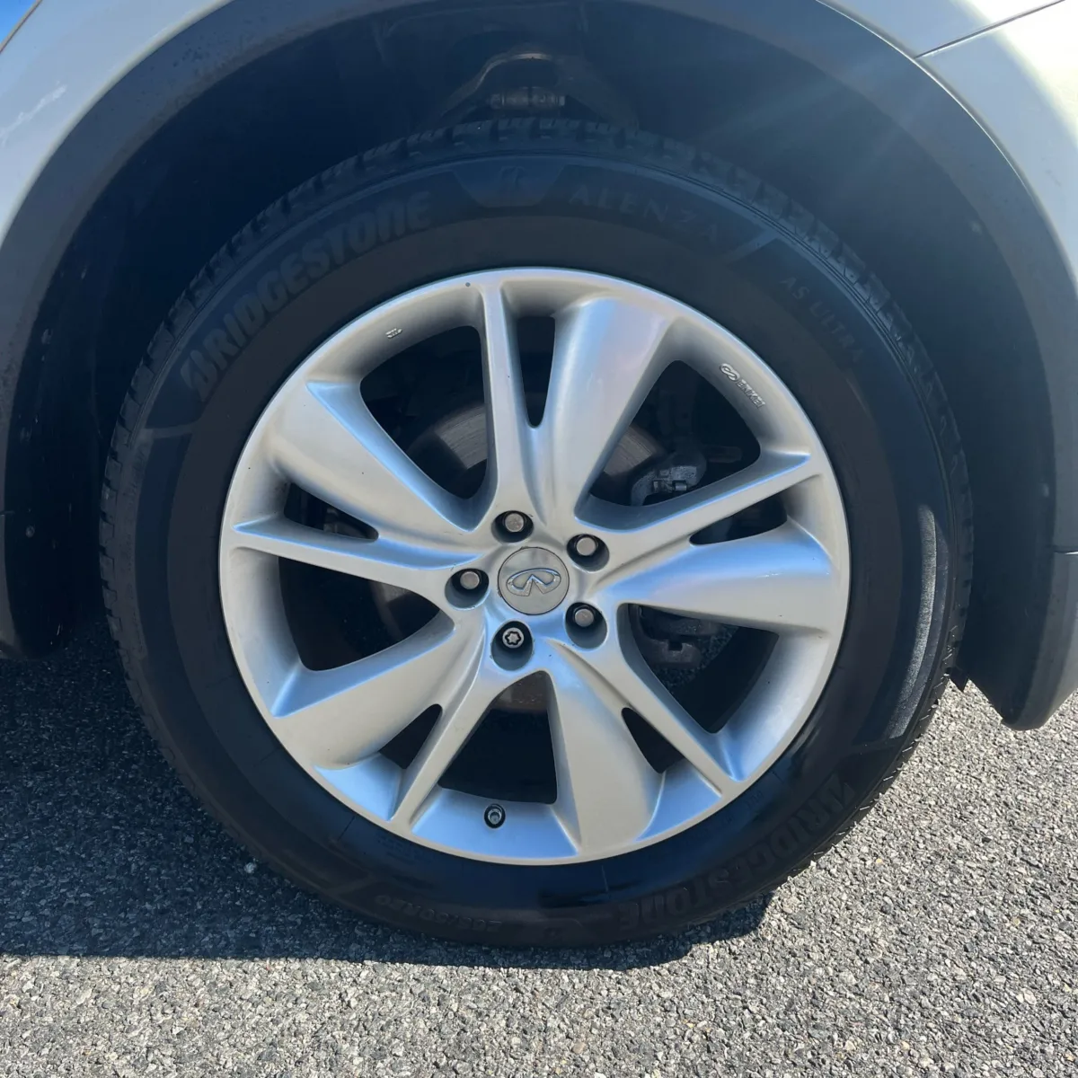 Infiniti QX70 photo 20
