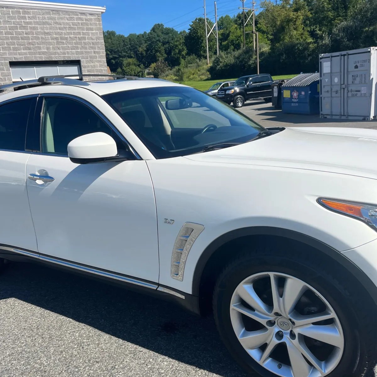 Infiniti QX70 photo 13