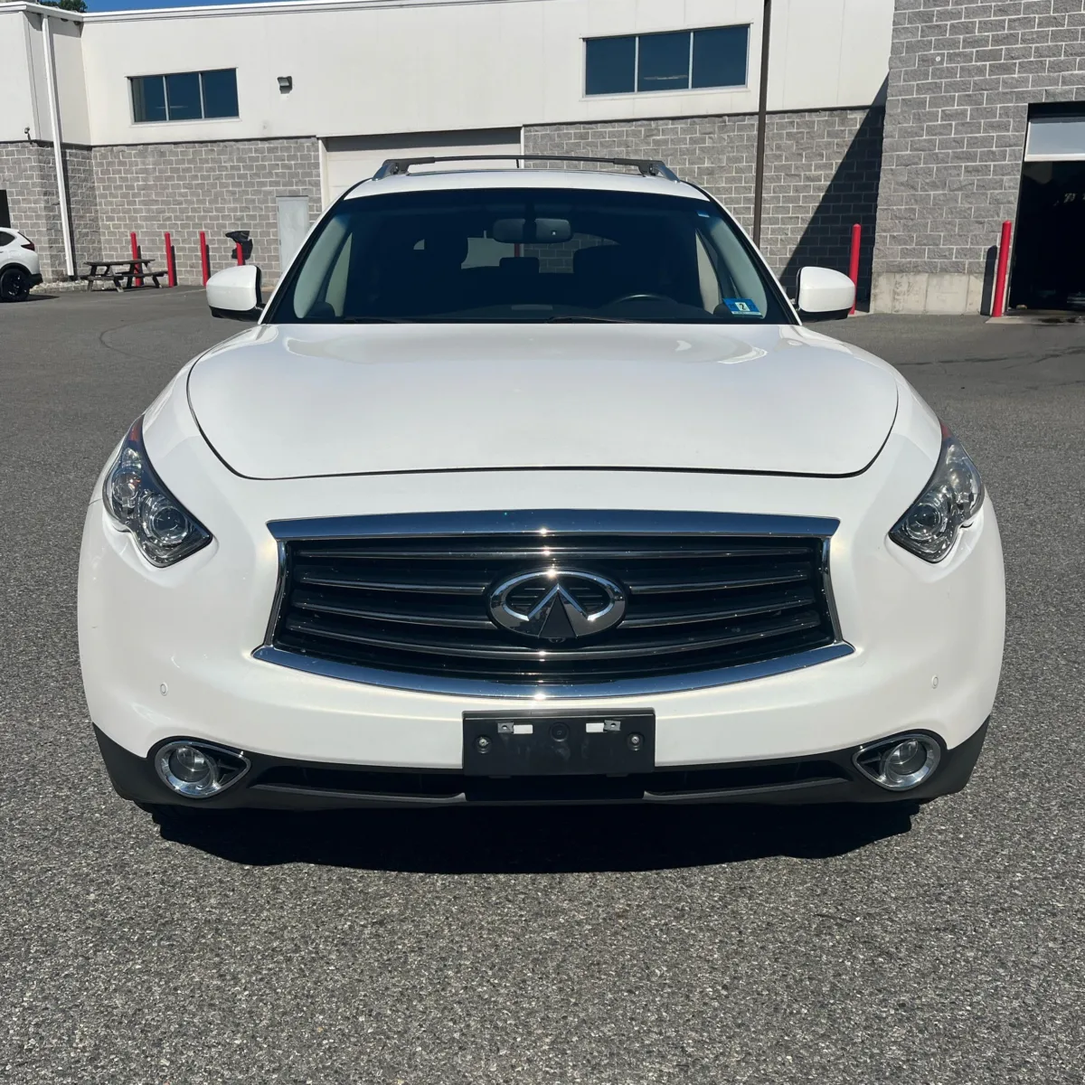 Infiniti QX70 photo 14
