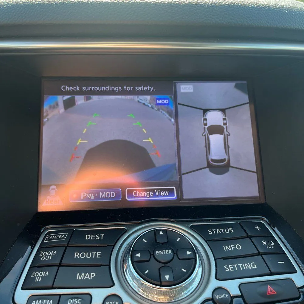 Infiniti QX70 photo 29