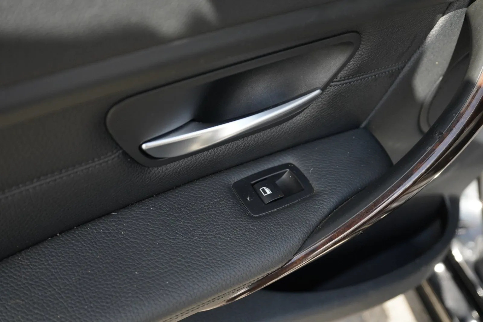 BMW 328i photo 27