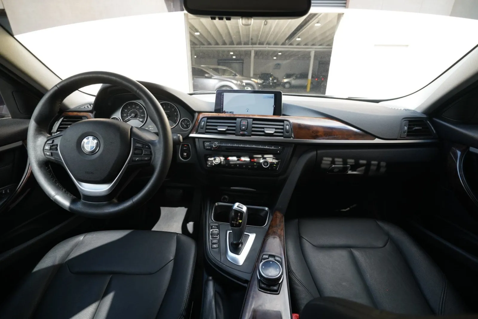 BMW 328i photo 37