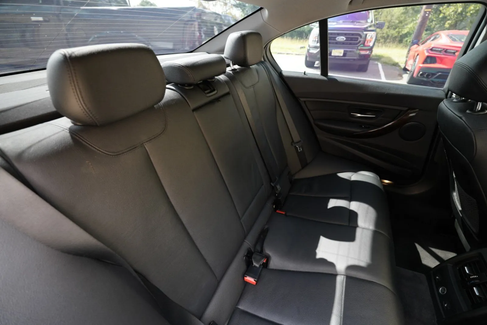 BMW 328i photo 32