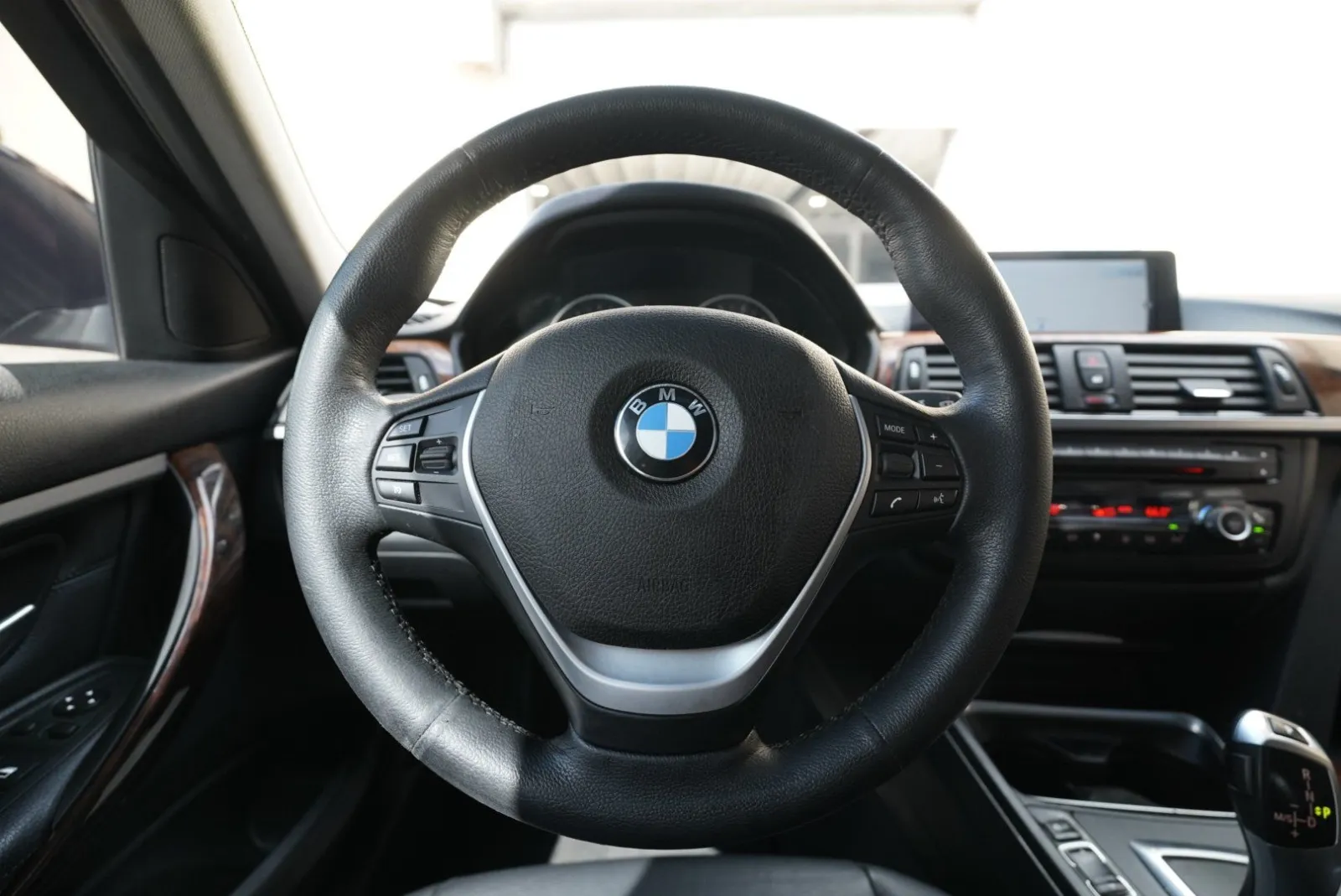 BMW 328i photo 44