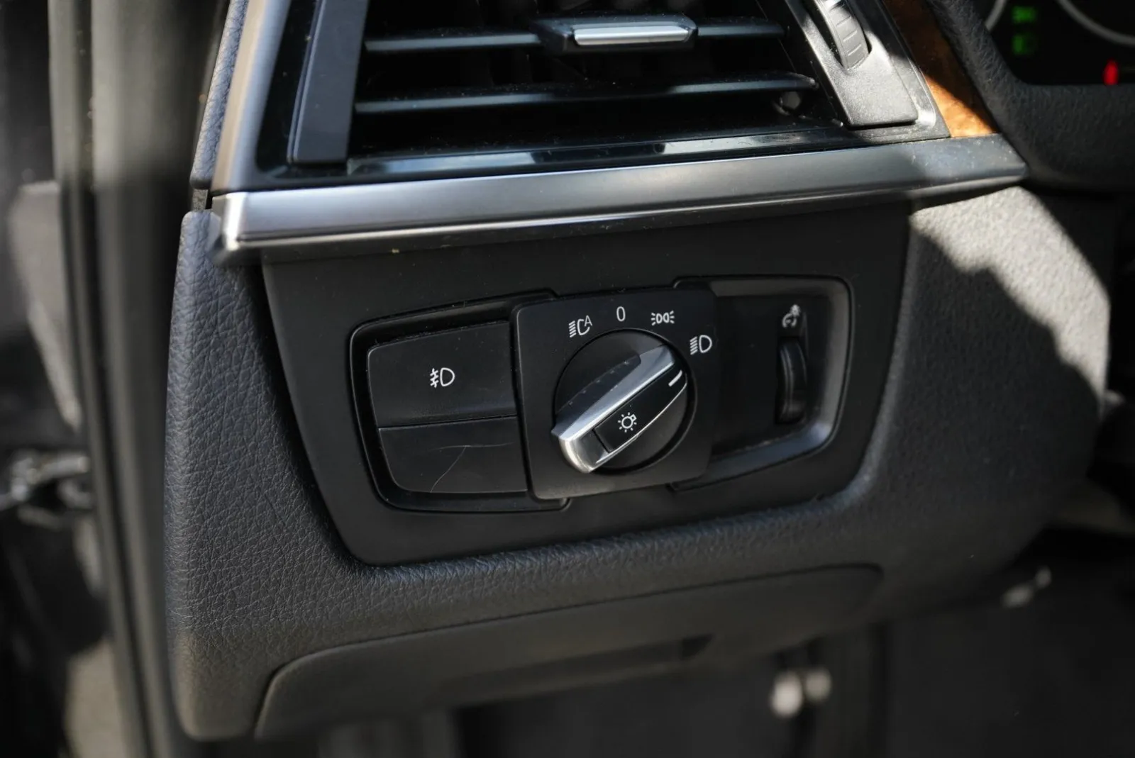 BMW 328i photo 25