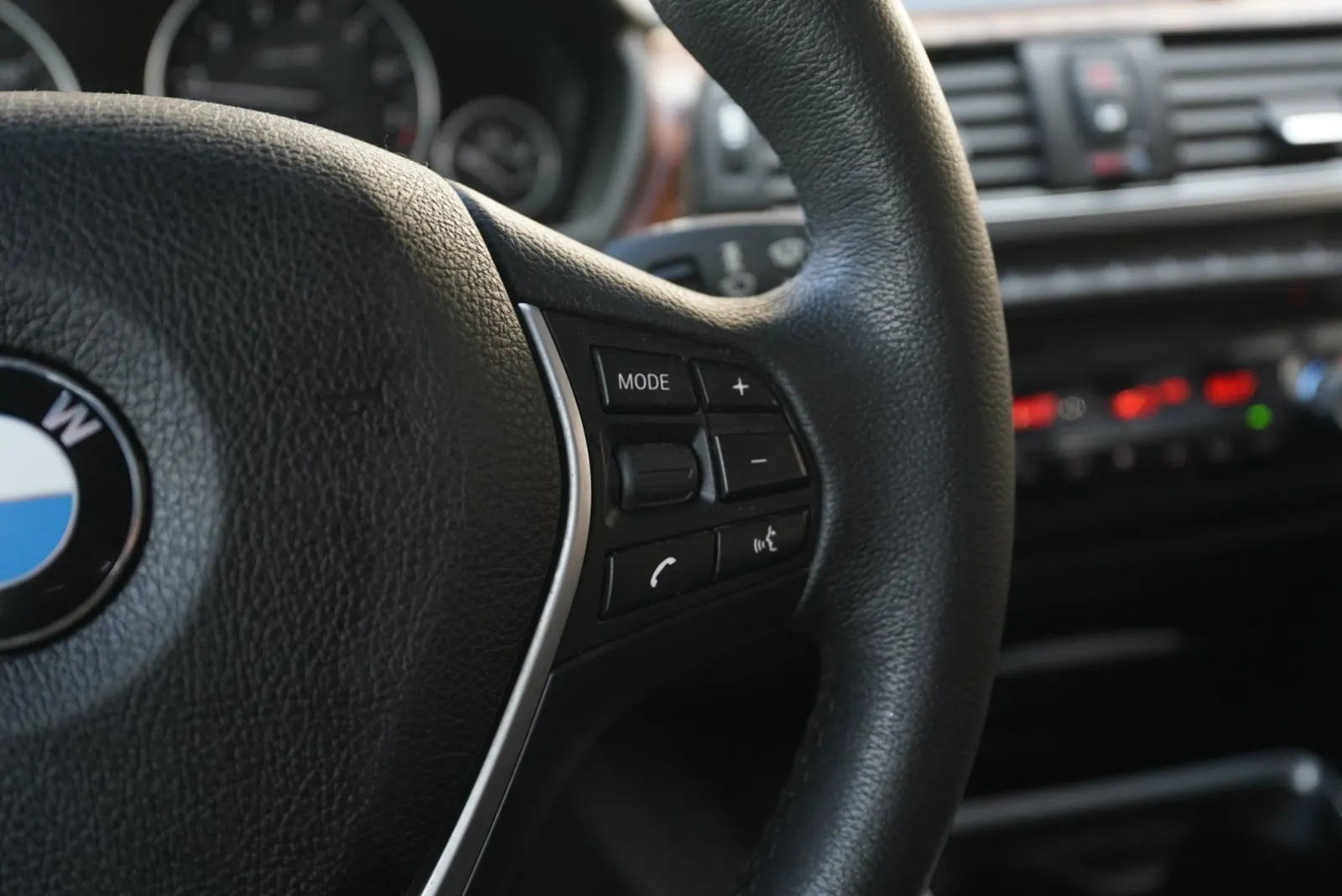 BMW 328i photo 46
