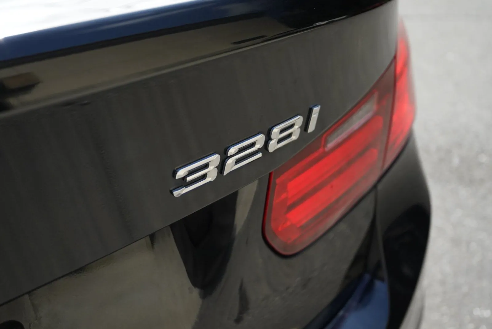 BMW 328i photo 11