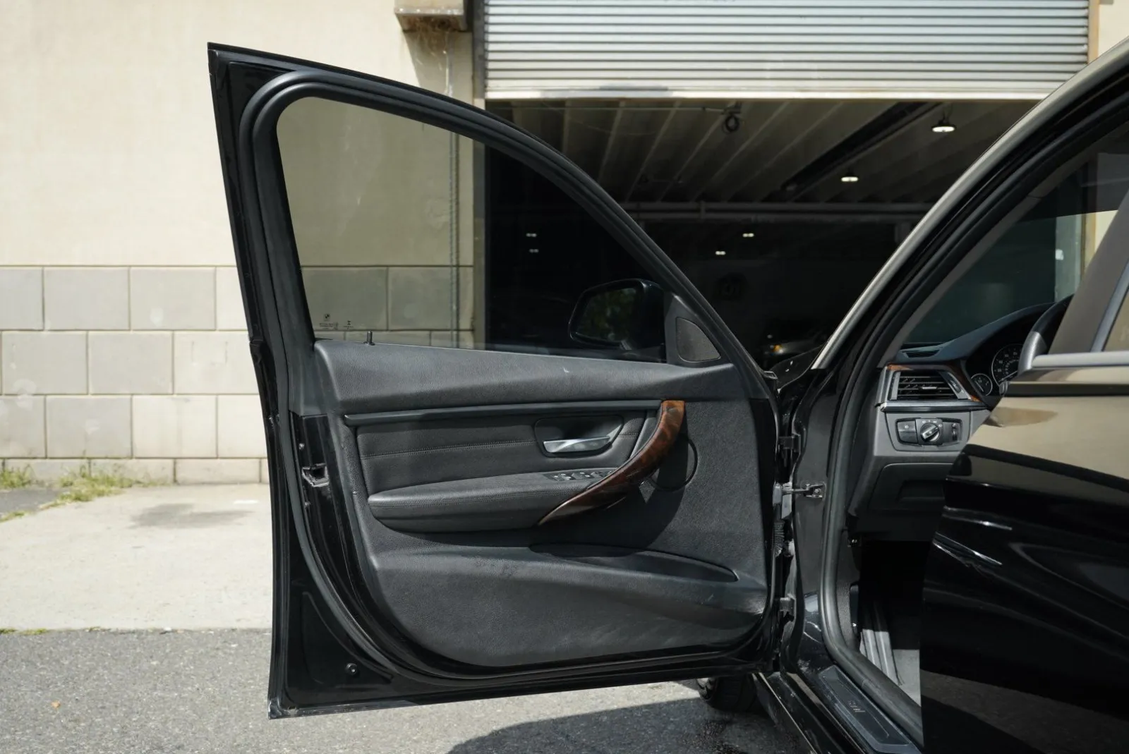 BMW 328i photo 18