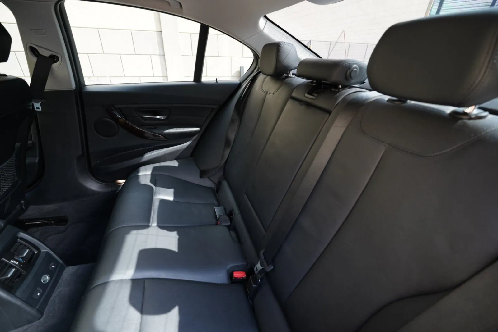 BMW 328i photo 28