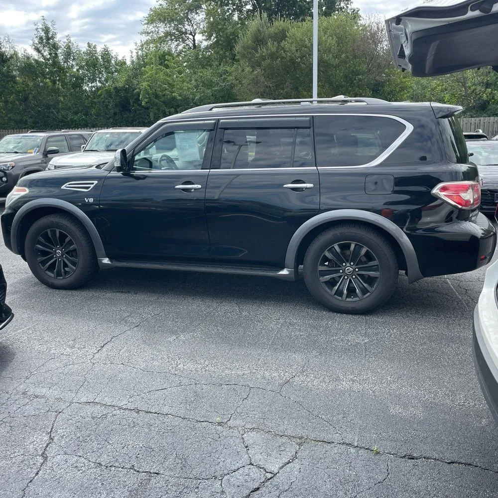 Nissan Armada photo 3