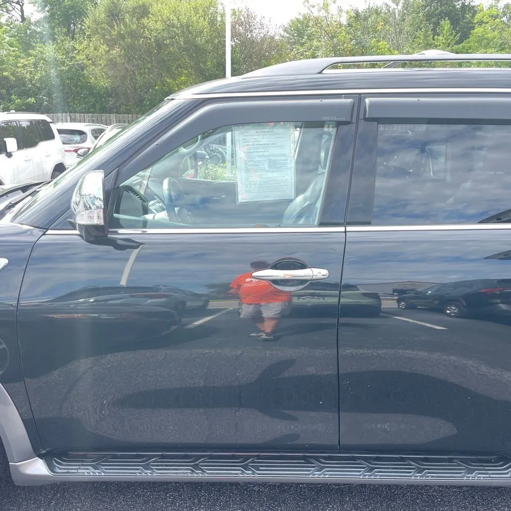 Nissan Armada photo 4
