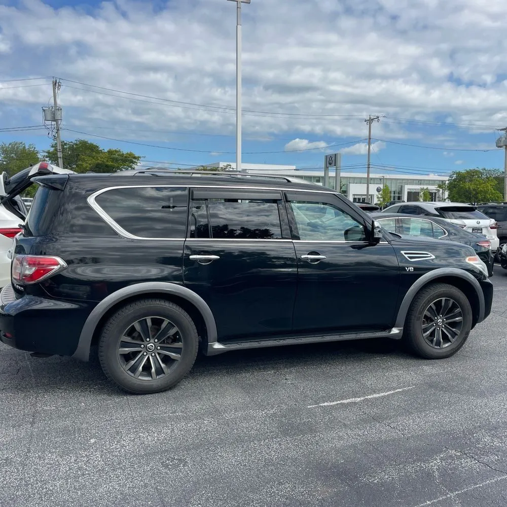 Nissan Armada photo 12