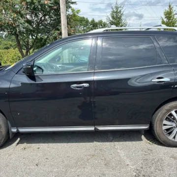 More photos of 2017 Nissan Pathfinder SL at 101 Motors, NJ