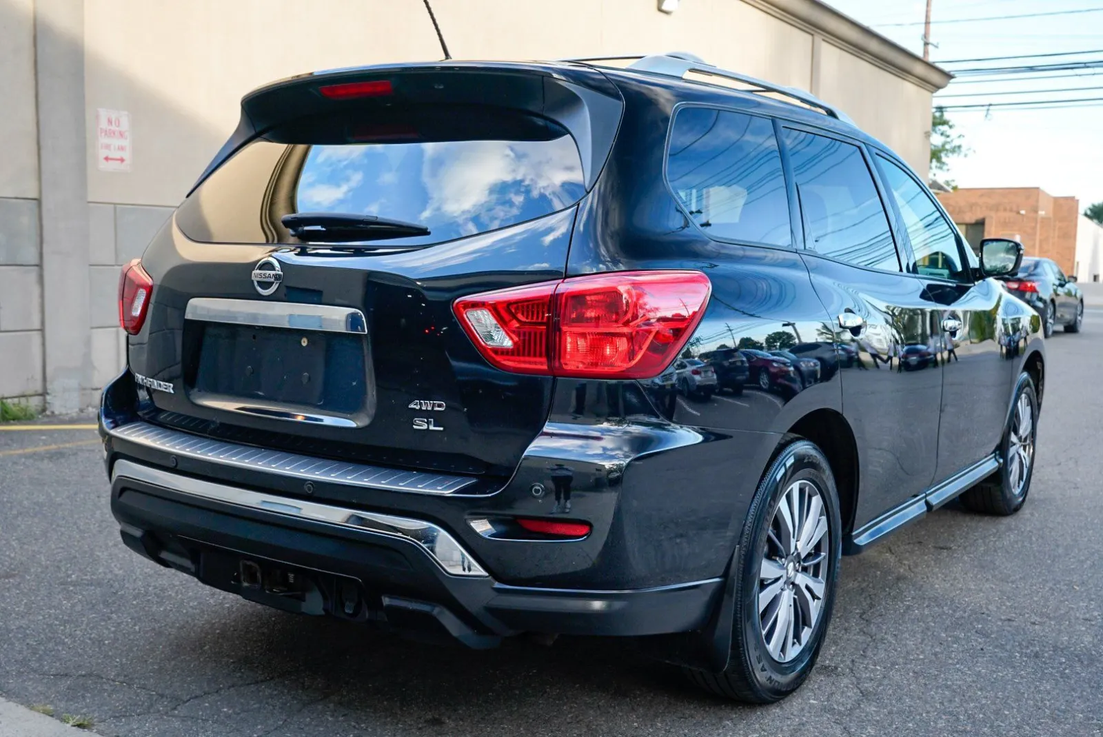 Nissan Pathfinder photo 5