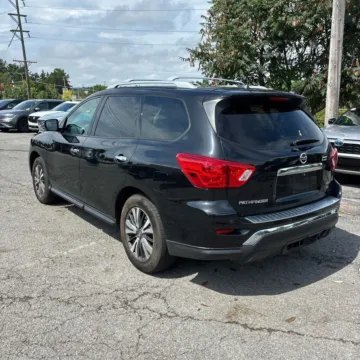 More photos of 2017 Nissan Pathfinder SL at 101 Motors, NJ