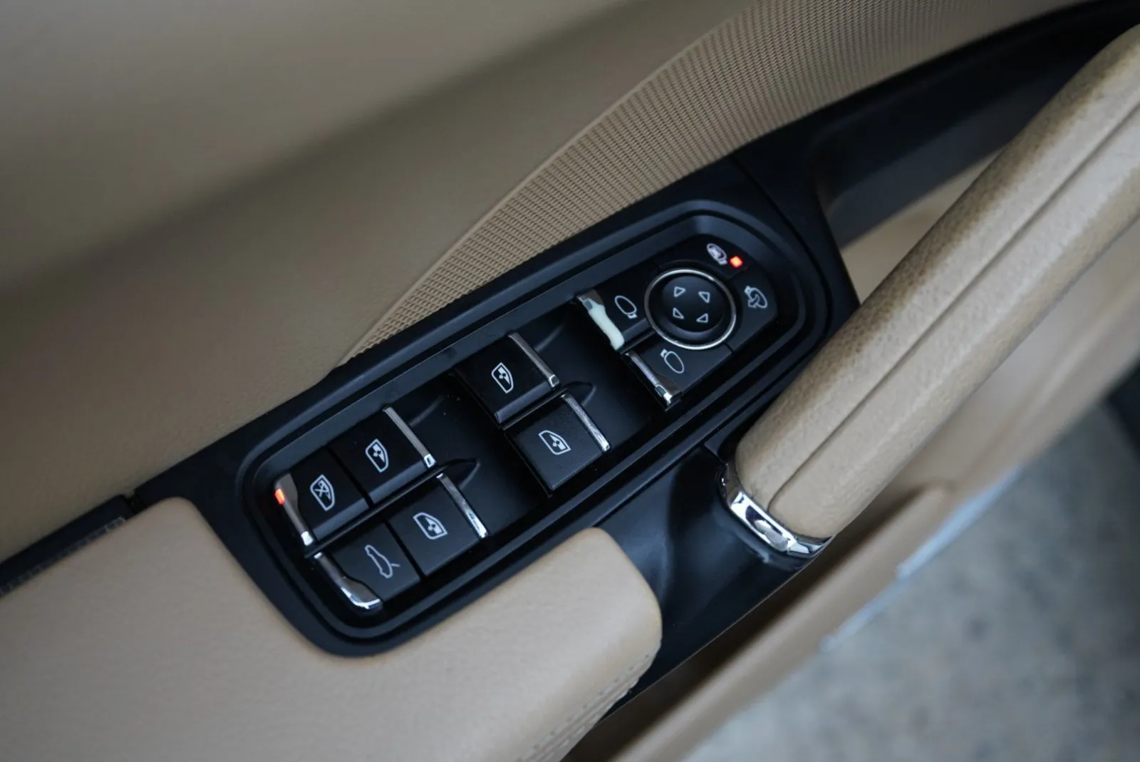 Porsche Cayenne photo 18