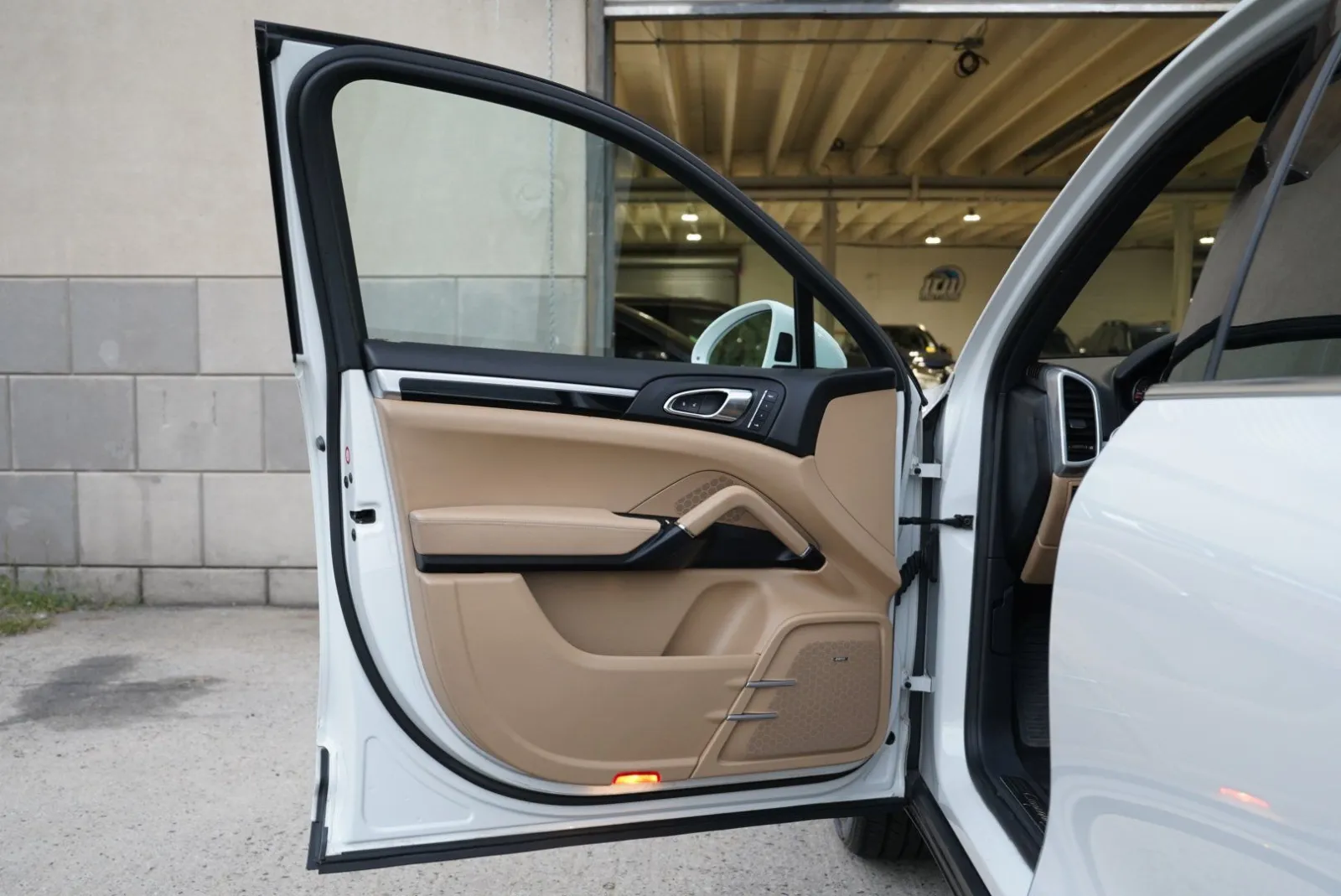 Porsche Cayenne photo 16