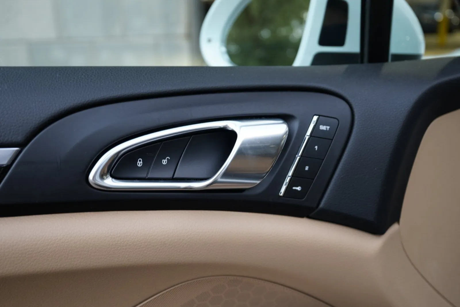 Porsche Cayenne photo 17