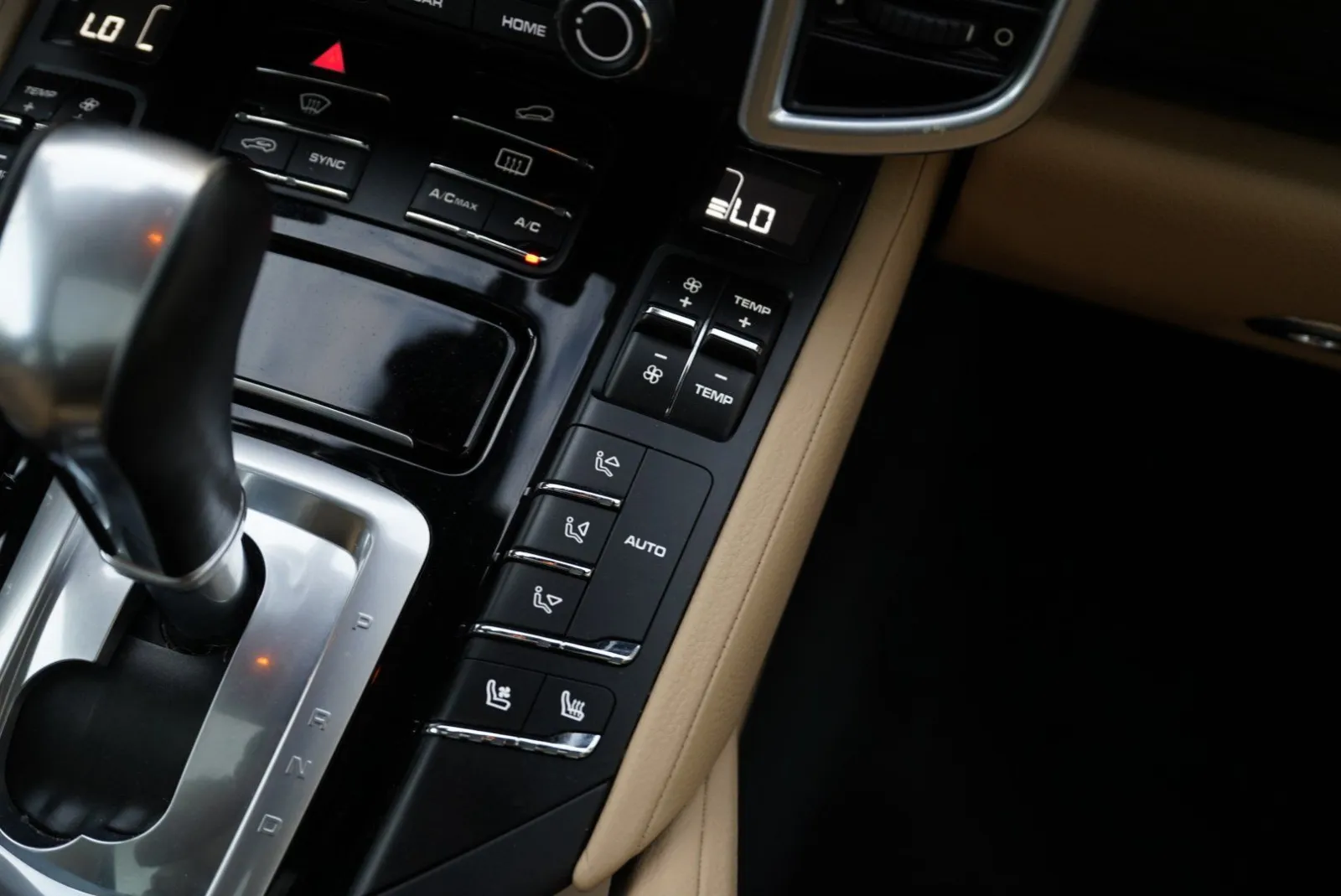 Porsche Cayenne photo 53