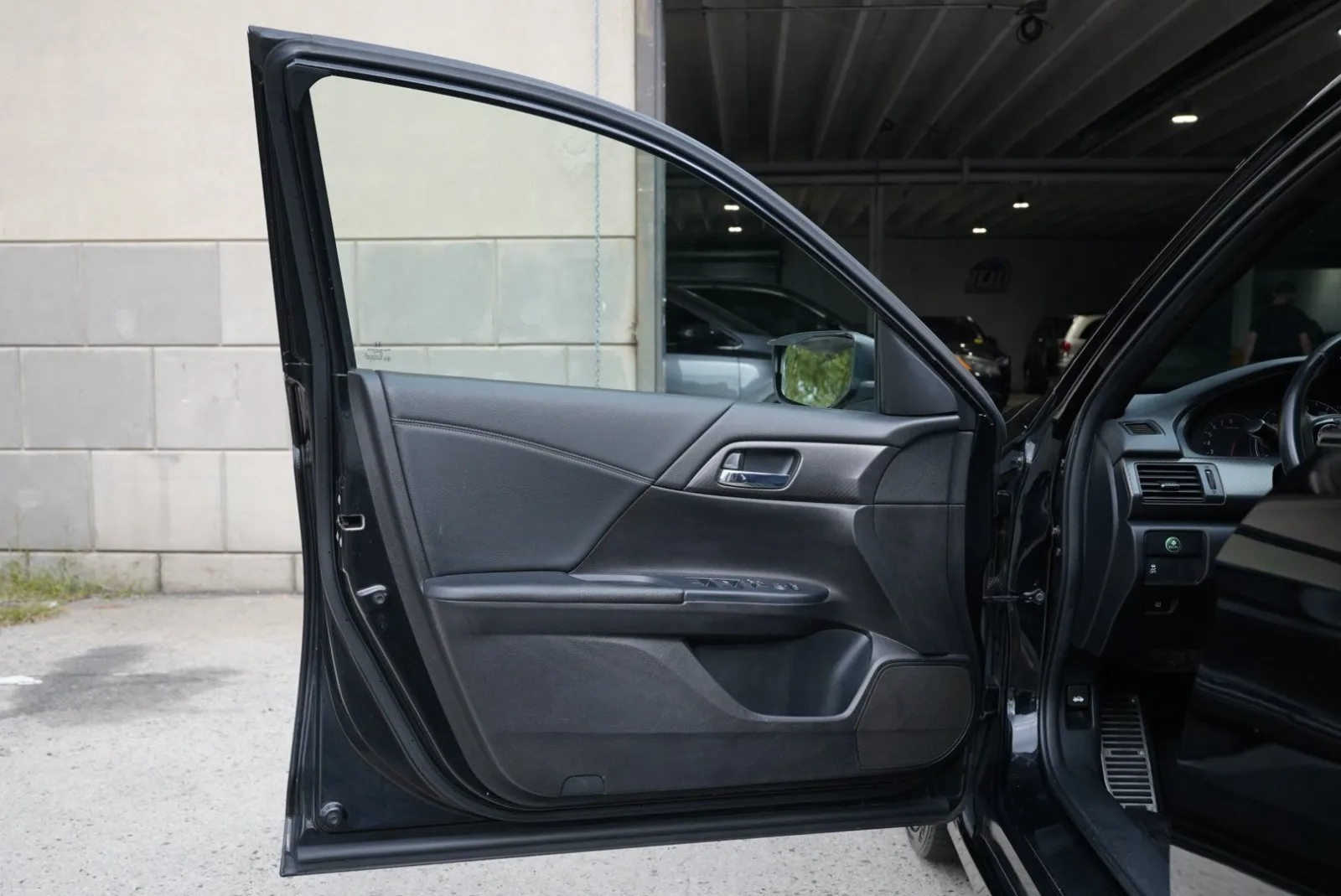 Honda Accord photo 17
