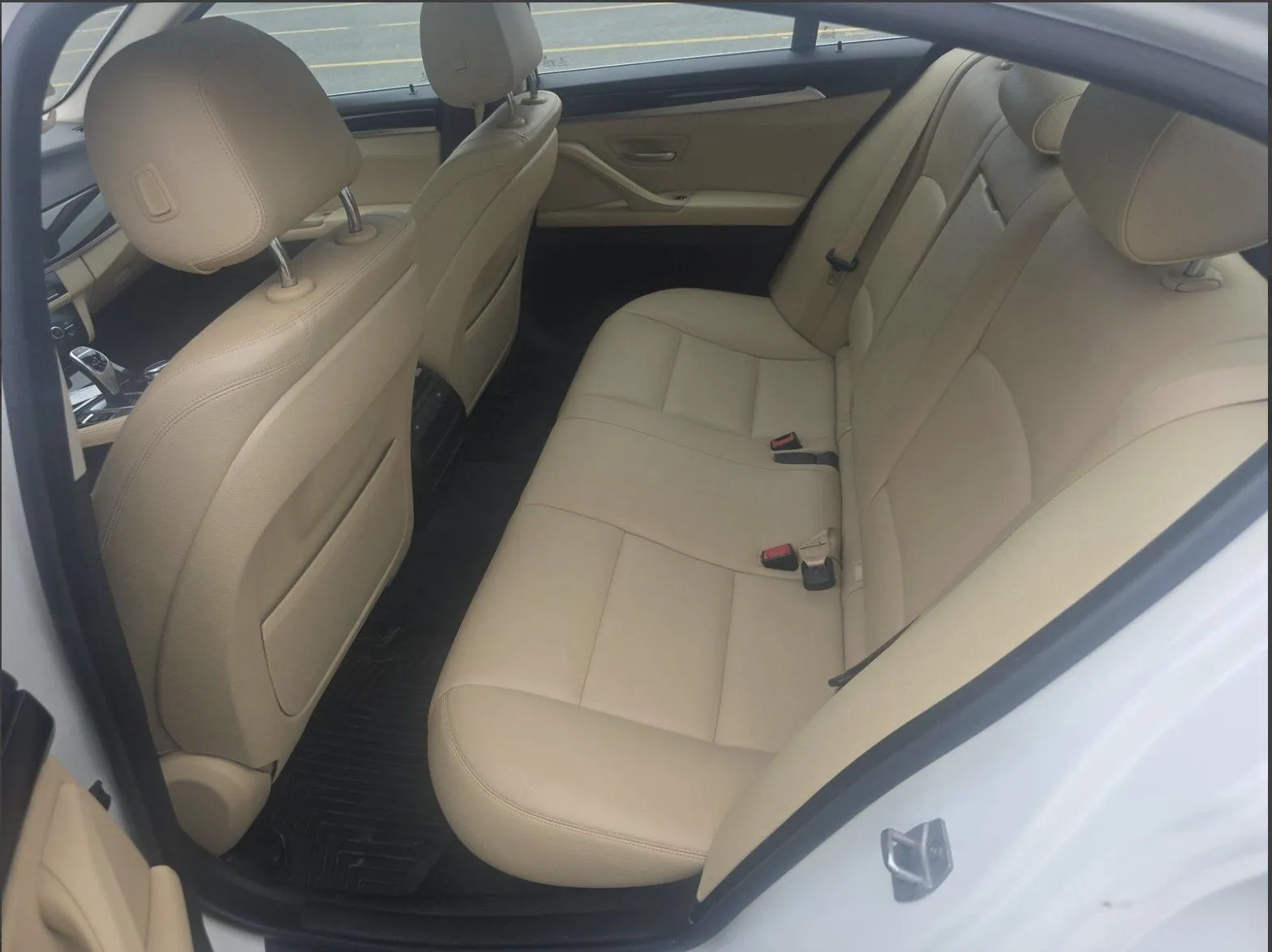 BMW 528i photo 8