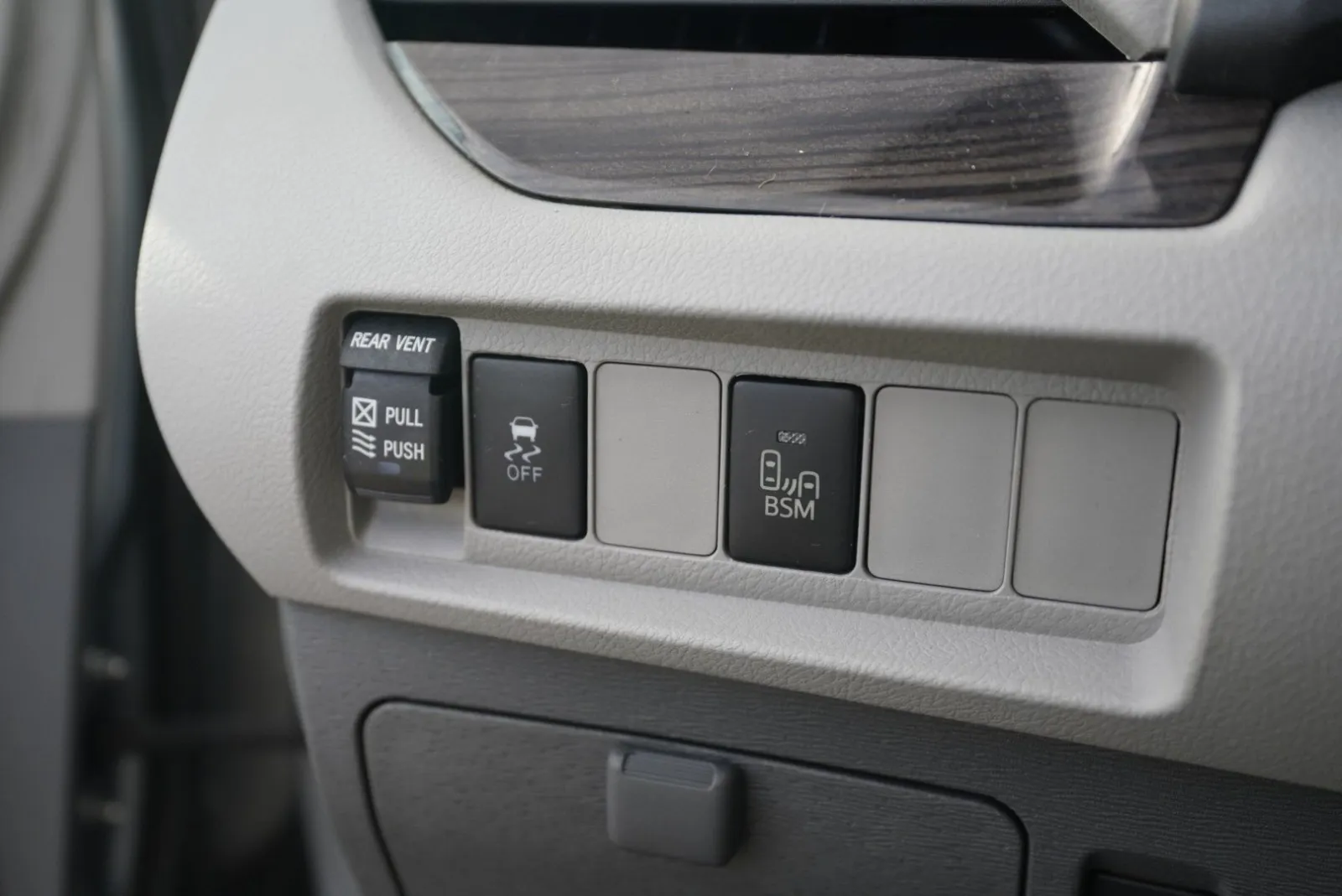 Toyota Sienna photo 25