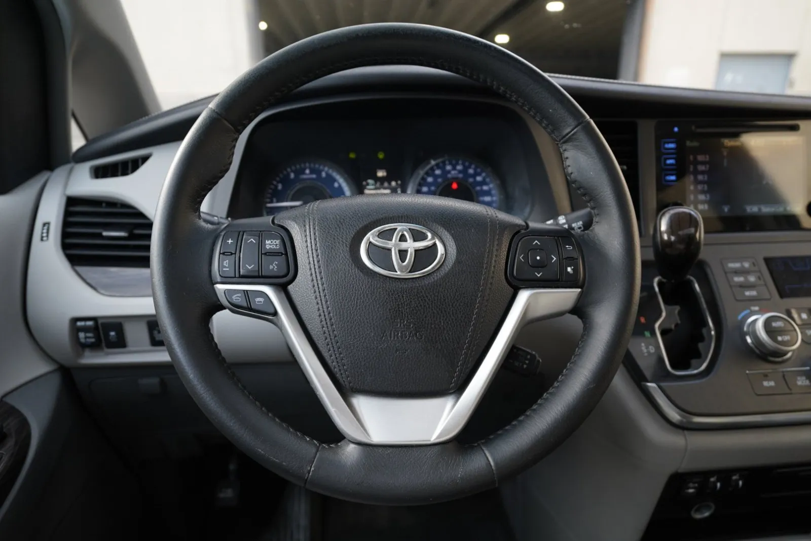 Toyota Sienna photo 47