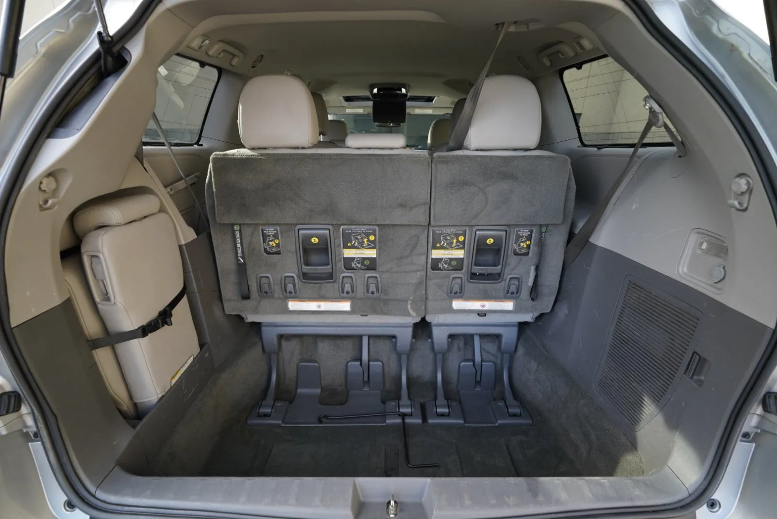 Toyota Sienna photo 30
