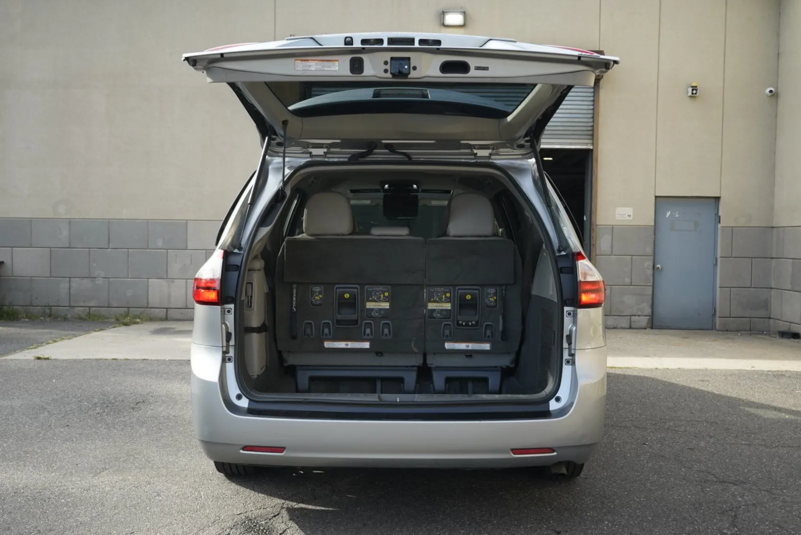 Toyota Sienna photo 29