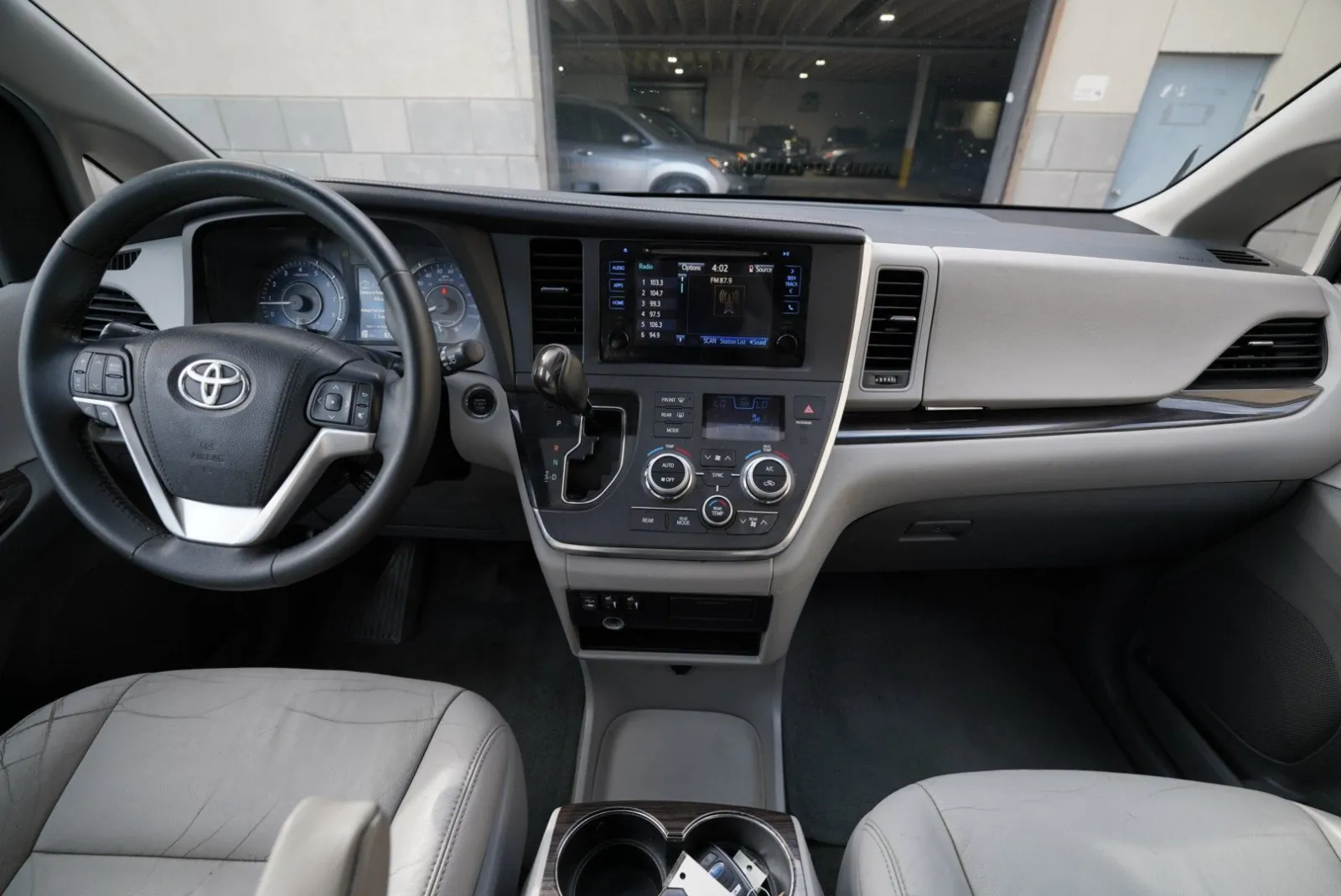 Toyota Sienna photo 41