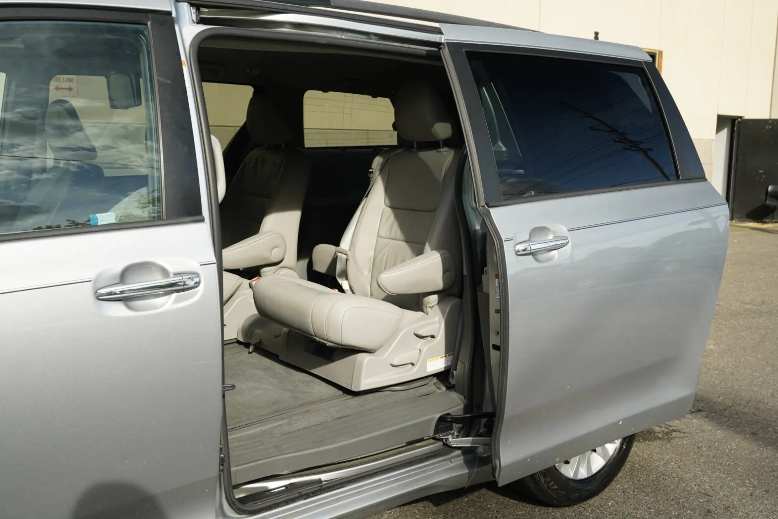 Toyota Sienna photo 26