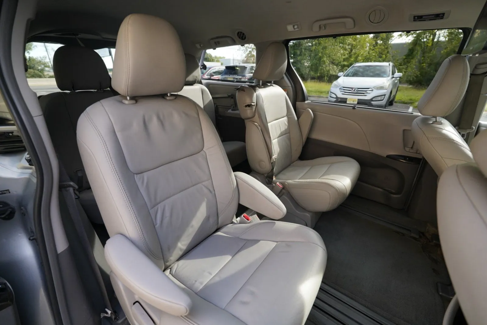 Toyota Sienna photo 33