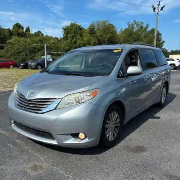 Silver 2015 Toyota Sienna XLE 8 Passenger for sale in Carlstadt, NJ